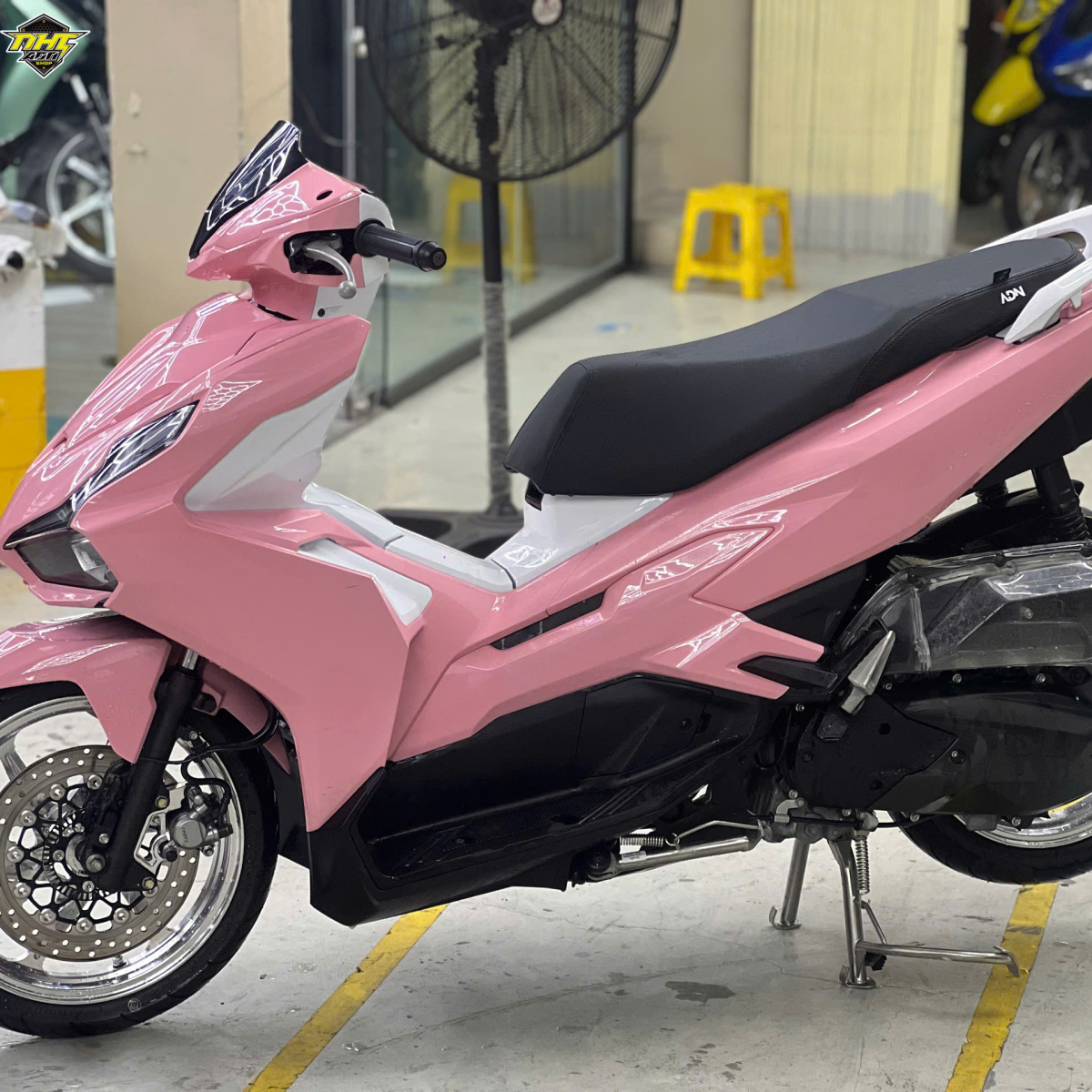AB 2024 SƠN DÀN ÁO HỒNG TRẮNG