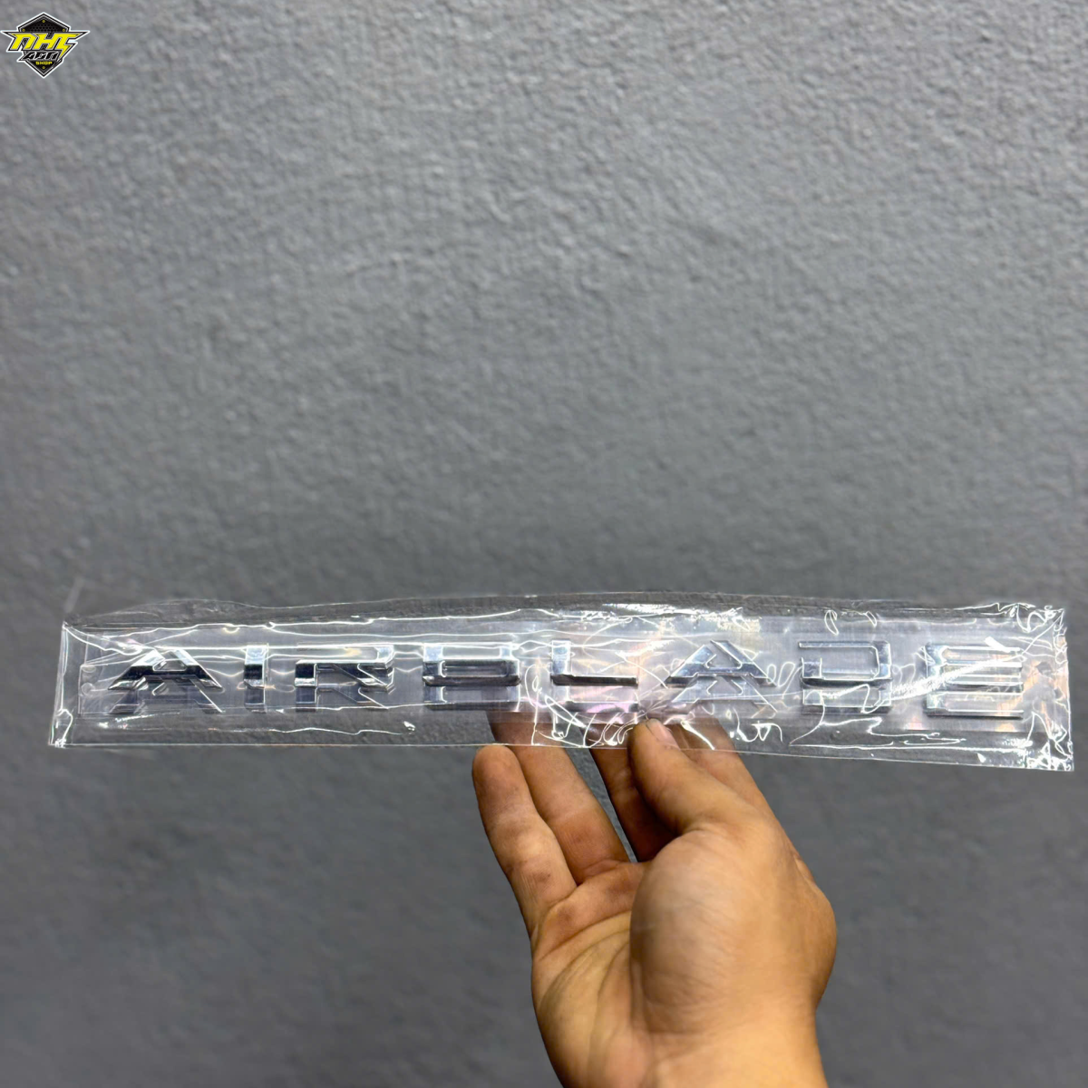 CHỮ NỔI AB SAU HÀNG LOẠI 1 