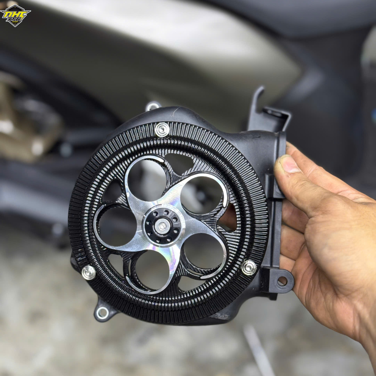 QUẠT CNC XOAY GẮN VISION, SCOOPY (MÀU ĐEN CNC)