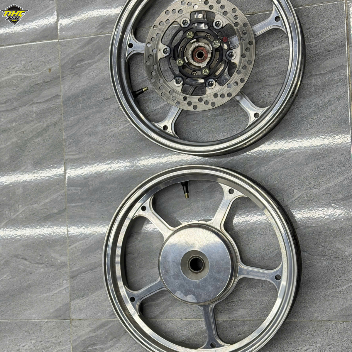 MÂM K7 CROM LIKE NEW 