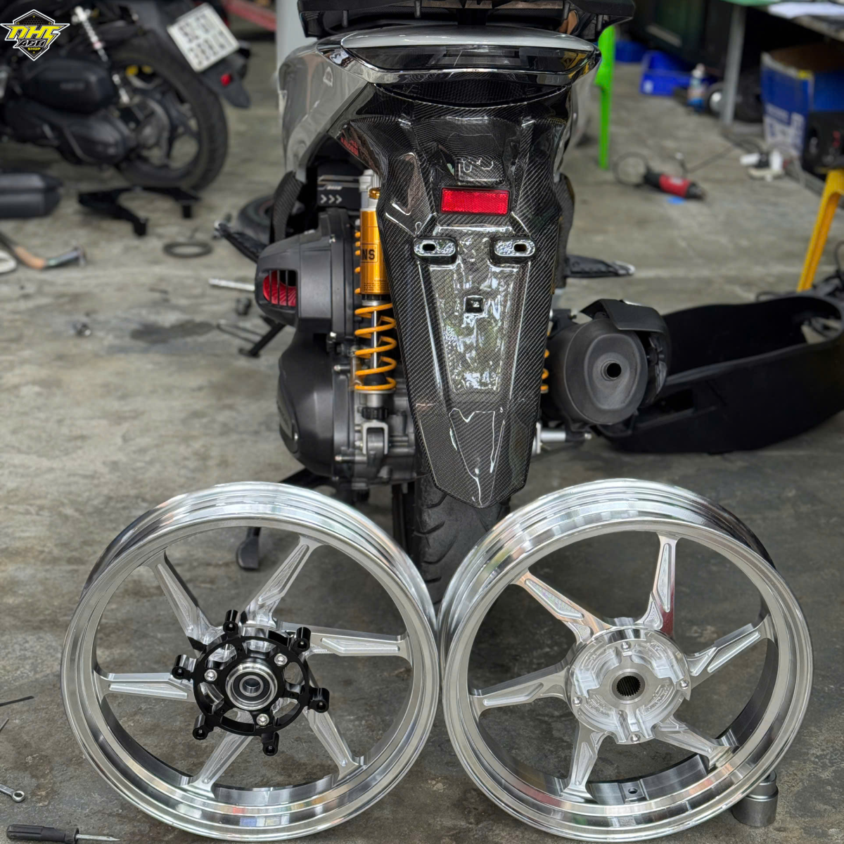 MÂM X1R 611 SH350I MÀU CROM