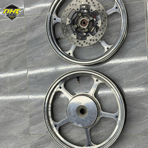 MÂM K7 CROM LIKE NEW 