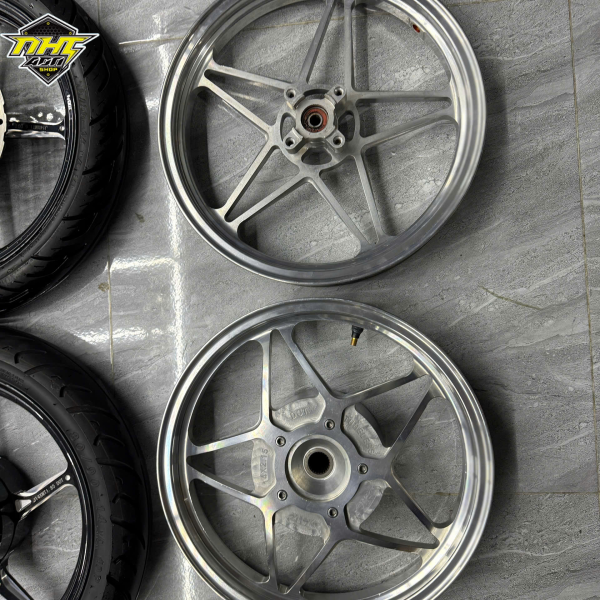 MÂM NGÔI SAO X1R TẨY MÀU CROM LIKE NEW